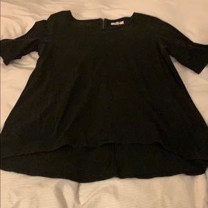 Madewell black mid sleeve top. Longer in back.